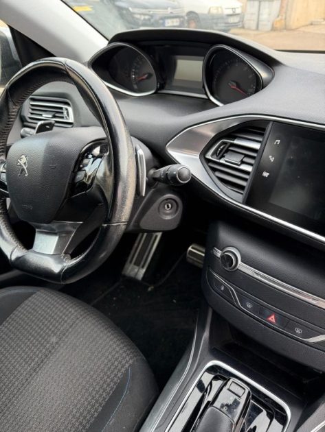 PEUGEOT 308 II II 1.2 THP  130 CV BO DISTRIBUTION NEUVE 