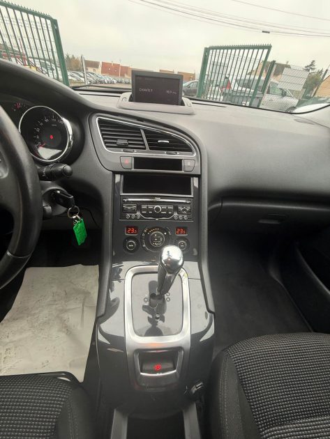 PEUGEOT 5008 7 PLACES BOITE AUTO 1.6 HDI 110CV PREMIUM BMP6 2010