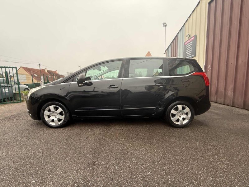 PEUGEOT 5008 7 PLACES BOITE AUTO 1.6 HDI 110CV PREMIUM BMP6 2010
