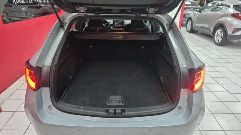 TOYOTA COROLLA TOURING SPORTS 122cv DYNAMIC BUSINESS/1 ERE MAIN/TVA RECUPERABLE