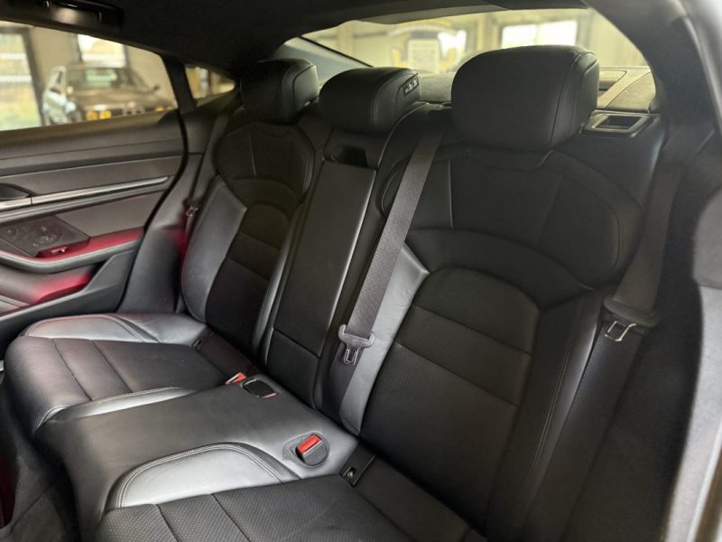 PORSCHE TAYCAN TURBO 680 CH / MY21 / 1er MAIN / CARBONE / SUIVIE PORSCHE COMPLET / 2020 /