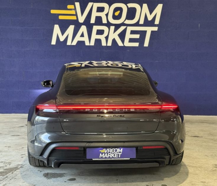 PORSCHE TAYCAN TURBO 680 CH / MY21 / 1er MAIN / CARBONE / SUIVIE PORSCHE COMPLET / 2020 /