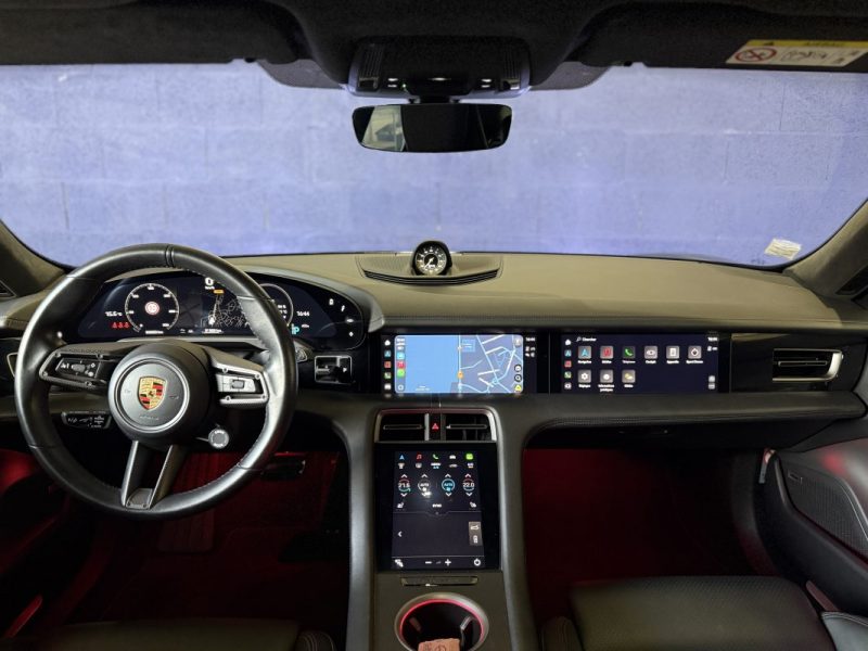 PORSCHE TAYCAN TURBO 680 CH / MY21 / 1er MAIN / CARBONE / SUIVIE PORSCHE COMPLET / 2020 /