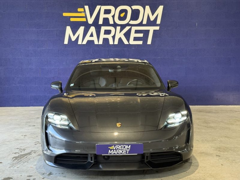 PORSCHE TAYCAN TURBO 680 CH / MY21 / 1er MAIN / CARBONE / SUIVIE PORSCHE COMPLET / 2020 /