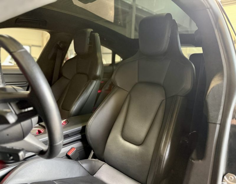 PORSCHE TAYCAN TURBO 680 CH / MY21 / 1er MAIN / CARBONE / SUIVIE PORSCHE COMPLET / 2020 /