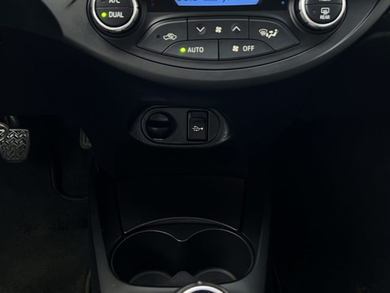 TOYOTA YARIS 3 III PHASE 2 1.5 VVTi 111 cv 5 PORTES / ECRAN TACTILE BVM6 CRIT AIR 1 - GARANTIE 1 AN