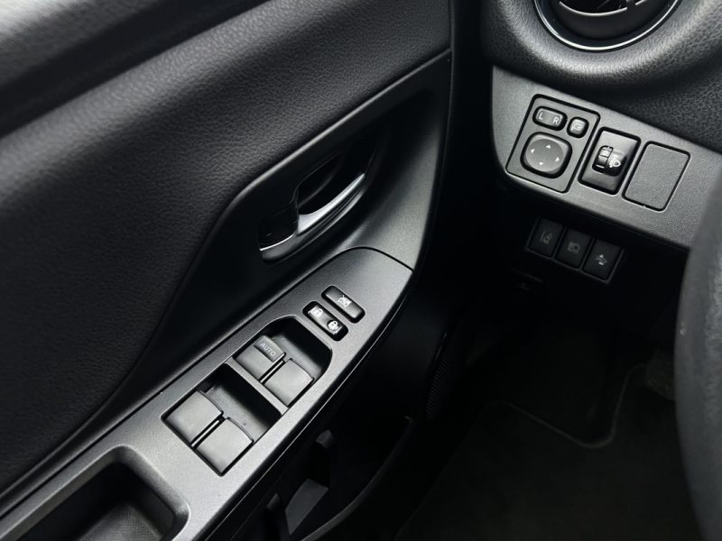 TOYOTA YARIS 3 III PHASE 2 1.5 VVTi 111 cv 5 PORTES / ECRAN TACTILE BVM6 CRIT AIR 1 - GARANTIE 1 AN