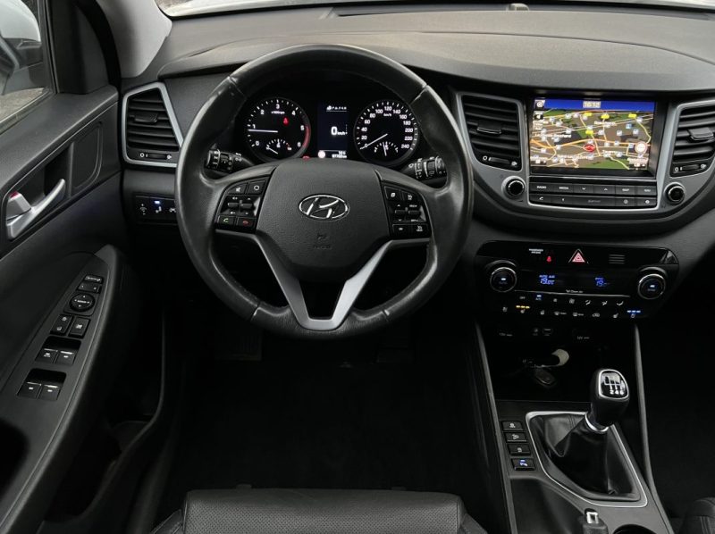HYUNDAI TUCSON 3 III EXECUTIVE 2.0 CRDI 136 Cv 2WD TOIT OUVRANT CUIR GPS ATTELAGE - GARANTIE 1 AN
