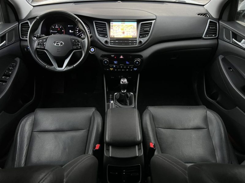 HYUNDAI TUCSON 3 III EXECUTIVE 2.0 CRDI 136 Cv 2WD TOIT OUVRANT CUIR GPS ATTELAGE - GARANTIE 1 AN