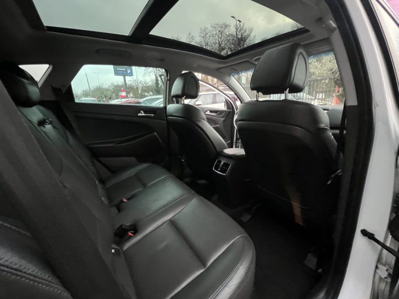 HYUNDAI TUCSON 3 III EXECUTIVE 2.0 CRDI 136 Cv 2WD TOIT OUVRANT CUIR GPS ATTELAGE - GARANTIE 1 AN