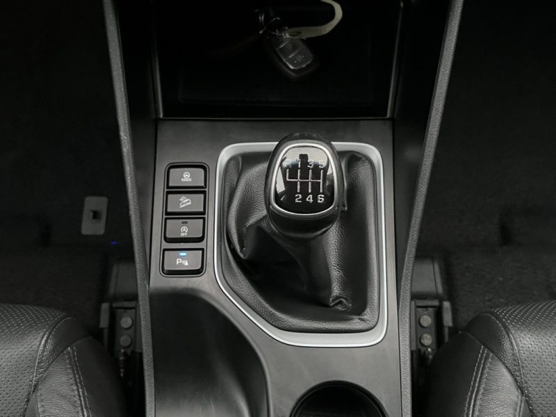 HYUNDAI TUCSON 3 III EXECUTIVE 2.0 CRDI 136 Cv 2WD TOIT OUVRANT CUIR GPS ATTELAGE - GARANTIE 1 AN