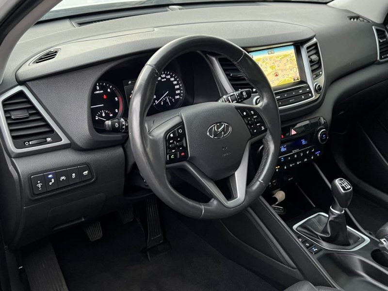 HYUNDAI TUCSON 3 III EXECUTIVE 2.0 CRDI 136 Cv 2WD TOIT OUVRANT CUIR GPS ATTELAGE - GARANTIE 1 AN