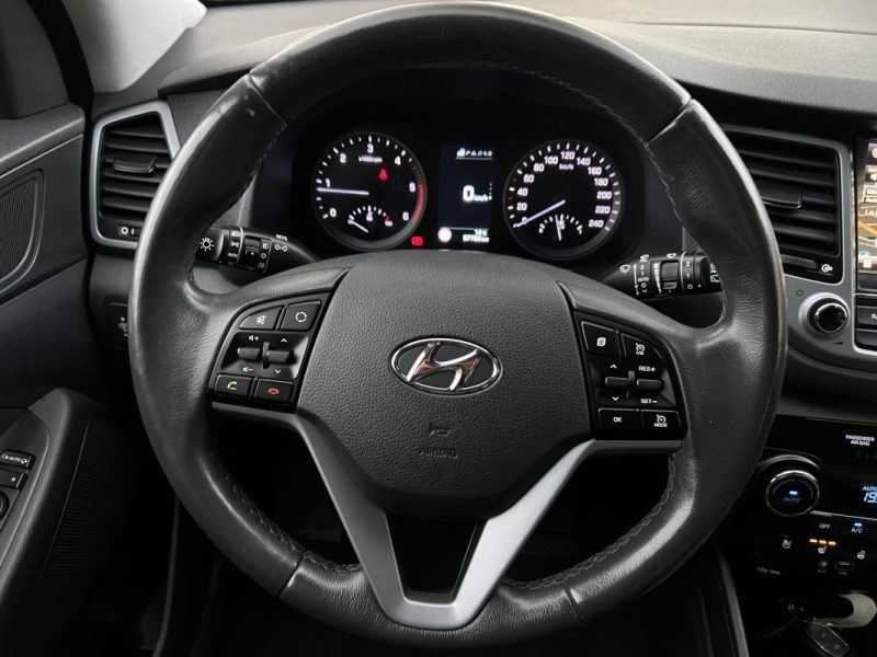 HYUNDAI TUCSON 3 III EXECUTIVE 2.0 CRDI 136 Cv 2WD TOIT OUVRANT CUIR GPS ATTELAGE - GARANTIE 1 AN