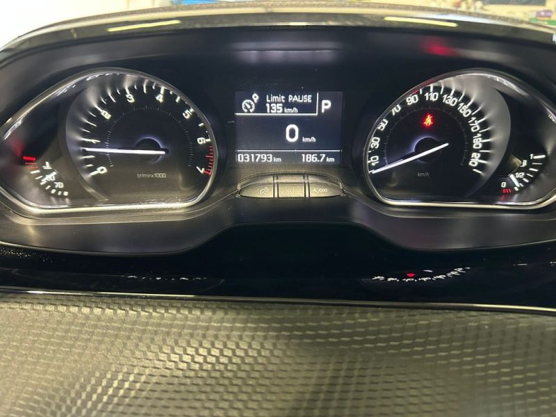 PEUGEOT 208 1.2 PURETECH 110 GT LINE EAT6 DISTRIBUTION NEUVE