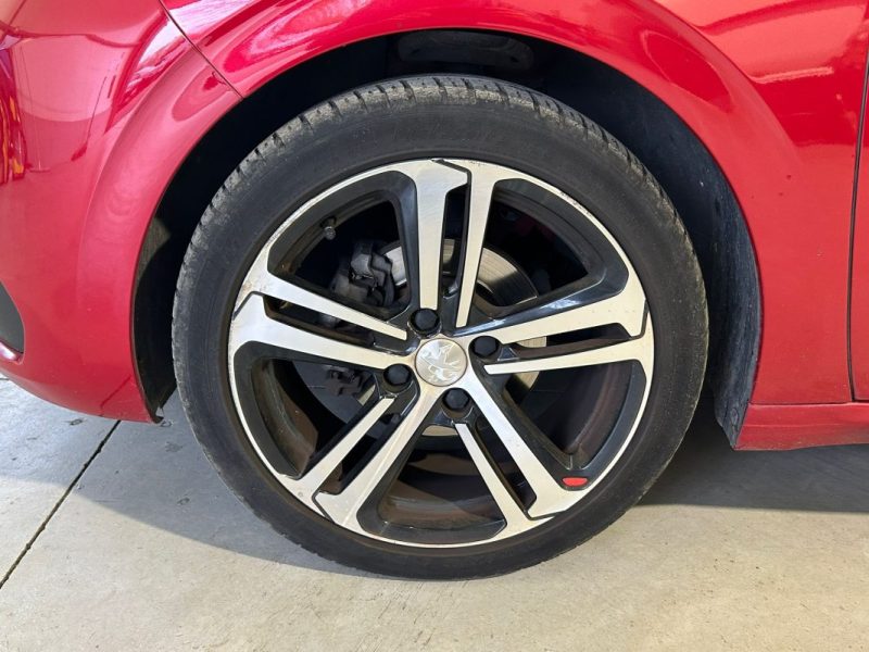 PEUGEOT 208 1.2 PURETECH 110 GT LINE EAT6 DISTRIBUTION NEUVE