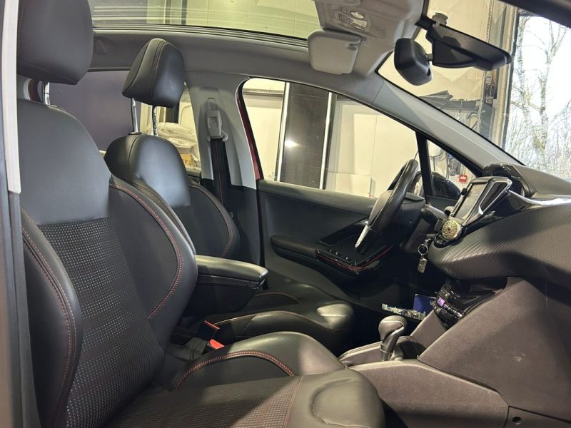 PEUGEOT 208 1.2 PURETECH 110 GT LINE EAT6 DISTRIBUTION NEUVE