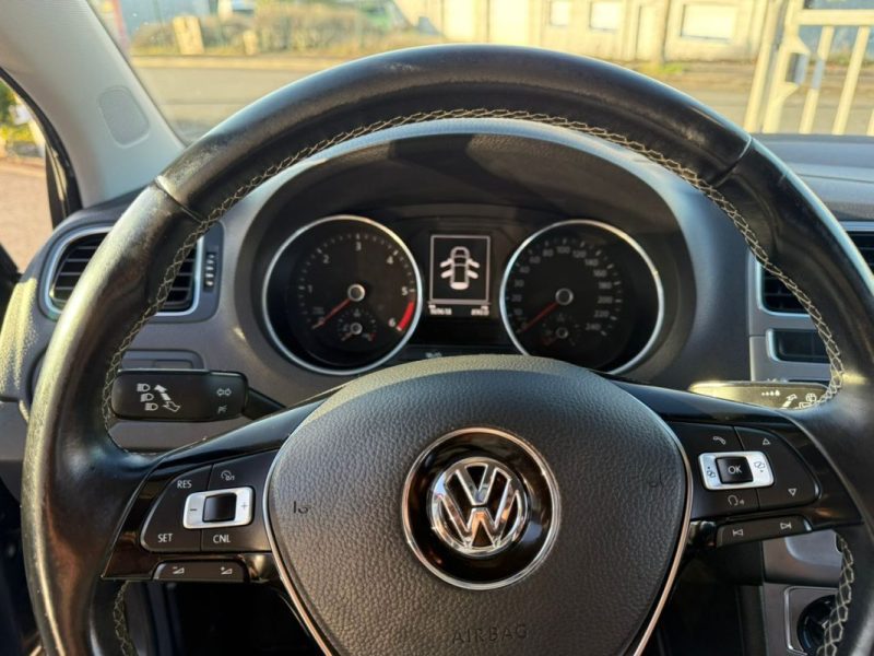 VOLKSWAGEN POLO 5 LOUNGE BLUEMOTION TECH 2015