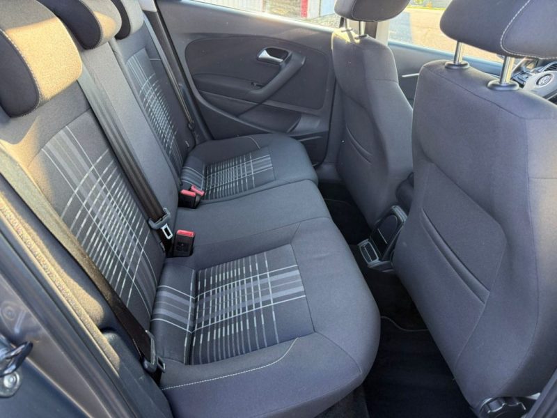 VOLKSWAGEN POLO 5 LOUNGE BLUEMOTION TECH 2015