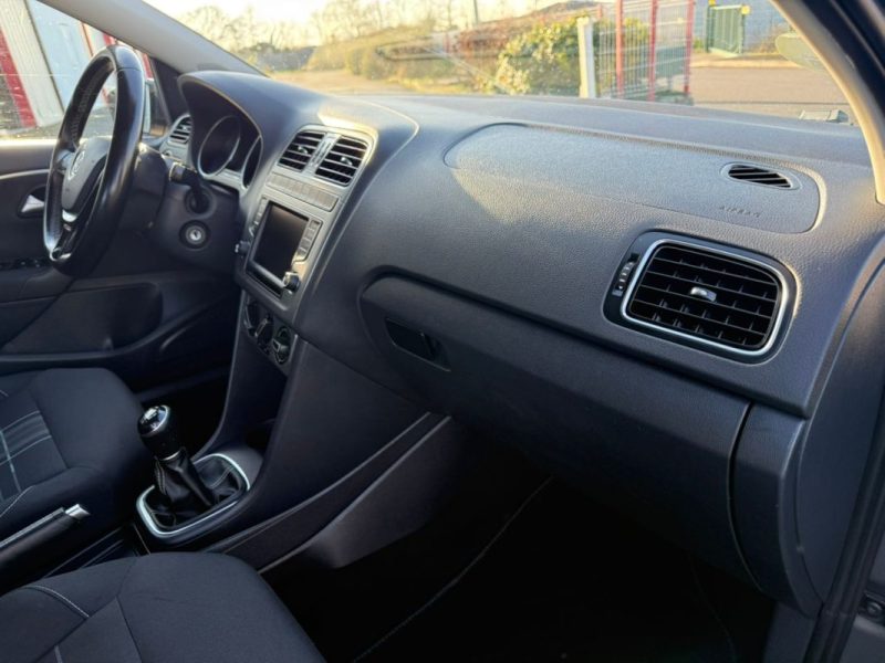 VOLKSWAGEN POLO 5 LOUNGE BLUEMOTION TECH 2015