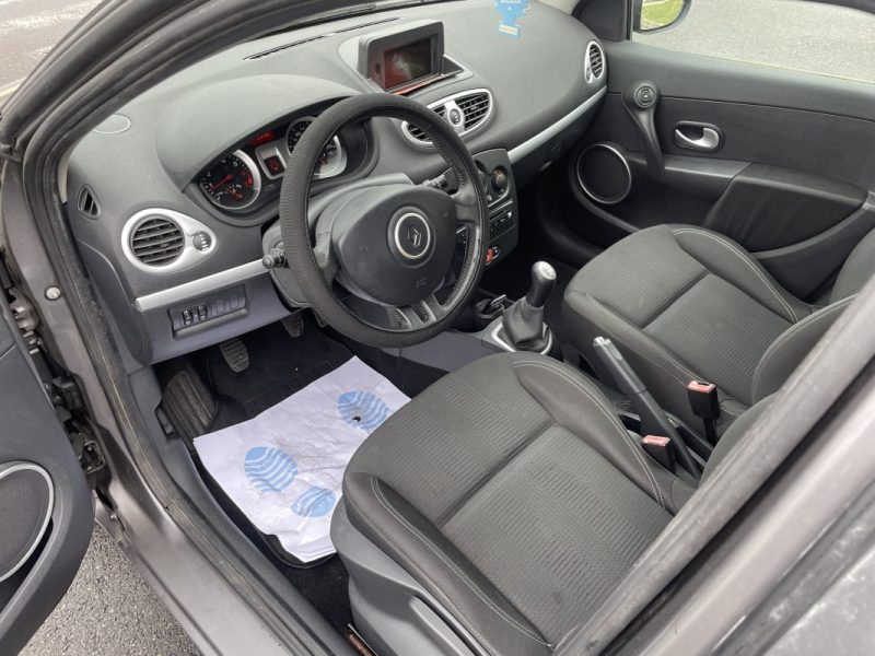 Renault Clio 3 1.2 16V 75ch – Distribution + Embrayage neufs
