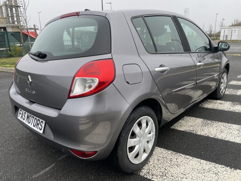 Renault Clio 3 1.2 16V 75ch – Distribution + Embrayage neufs