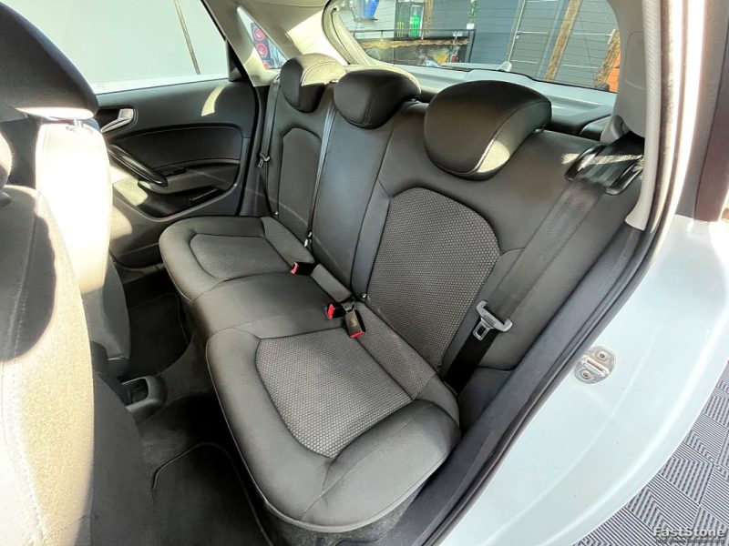 AUDI A1 SPORTBACK 1.6 TDI 90CV AMBIENTE CARNET ENTRETIENT OK 