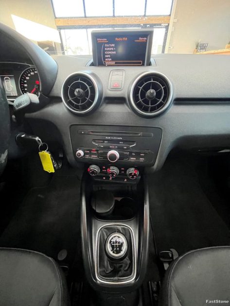 AUDI A1 SPORTBACK 1.6 TDI 90CV AMBIENTE CARNET ENTRETIENT OK 