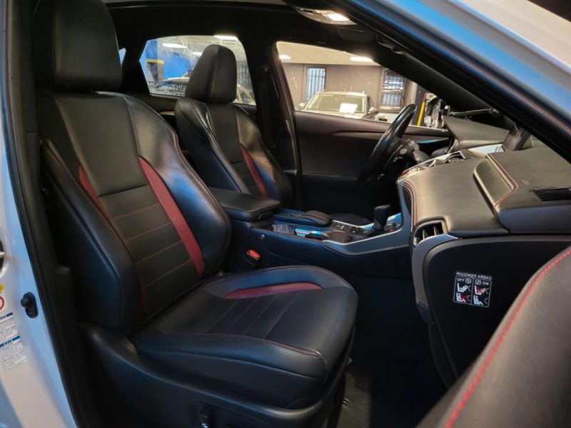 LEXUS NX300H 4WD F SPORT / TOIT PANORAMIQUE / SUIVI COMPLET 2015