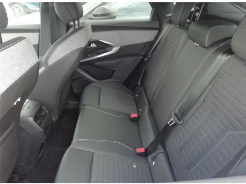 Peugeot 3008 (Nouveau) 1.2i Hybrid 145 Allure e-DCS6 PackNav21 Radar Ar Camera