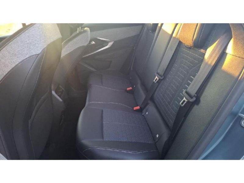 Peugeot 3008 (Nouveau) 1.2i Hybrid 145 Allure e-DCS6 PackNav21 Radar Ar Camera