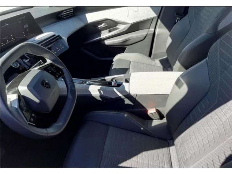 Peugeot 3008 (Nouveau) 1.2i Hybrid 145 Allure e-DCS6 PackNav21 Radar Ar Camera
