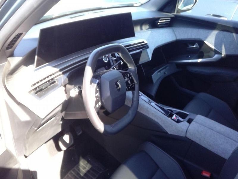 Peugeot 3008 (Nouveau) 1.2i Hybrid 145 Allure e-DCS6 PackNav21 Radar Ar Camera