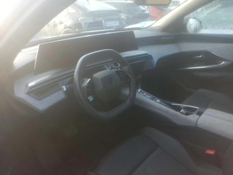 Peugeot 3008 (Nouveau) 1.2i Hybrid 145 Allure e-DCS6 PackNav21 Radar Ar Camera