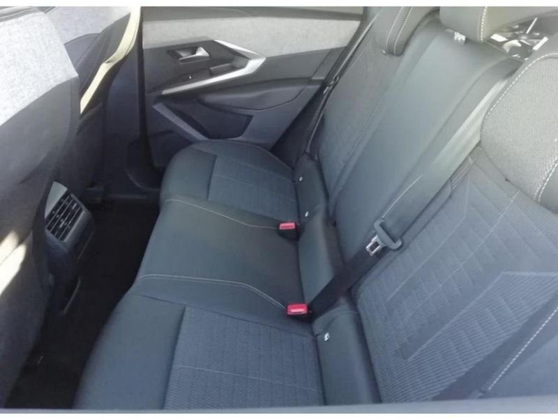 Peugeot 3008 (Nouveau) 1.2i Hybrid 145 Allure e-DCS6 PackNav21 Radar Ar Camera