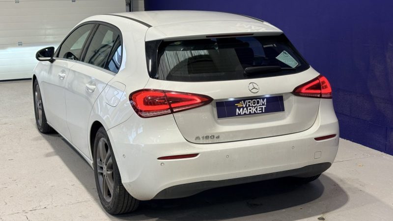 Mercedes Classe A 180d  116ch Business Line -  7G-DCT - Phares led - Intérieur semi cuir 