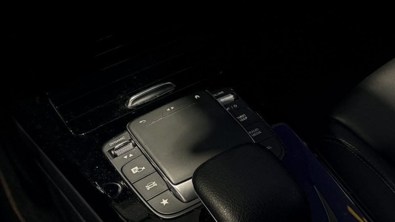 Mercedes Classe A 180d  116ch Business Line -  7G-DCT - Phares led - Intérieur semi cuir 