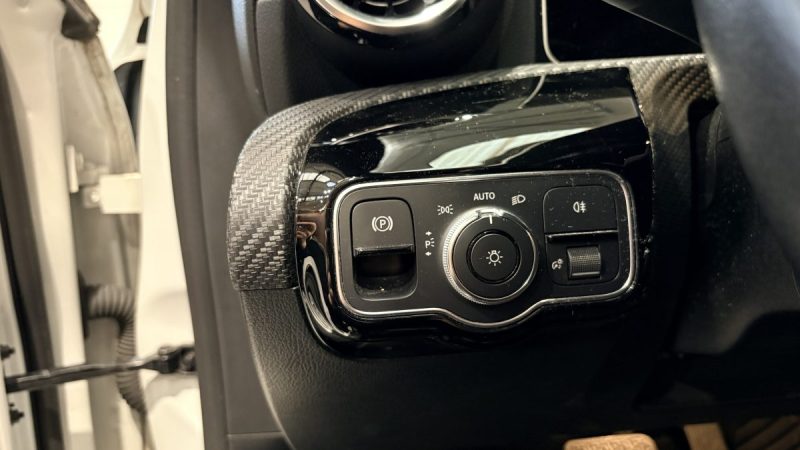 Mercedes Classe A 180d  116ch Business Line -  7G-DCT - Phares led - Intérieur semi cuir 