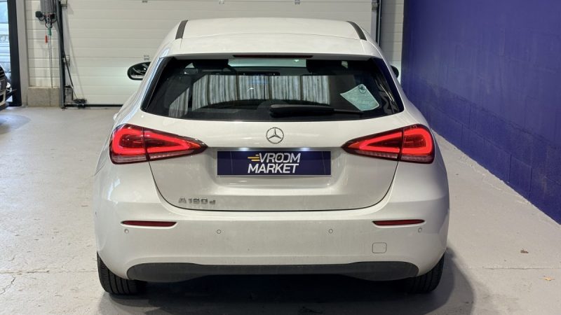 Mercedes Classe A 180d  116ch Business Line -  7G-DCT - Phares led - Intérieur semi cuir 