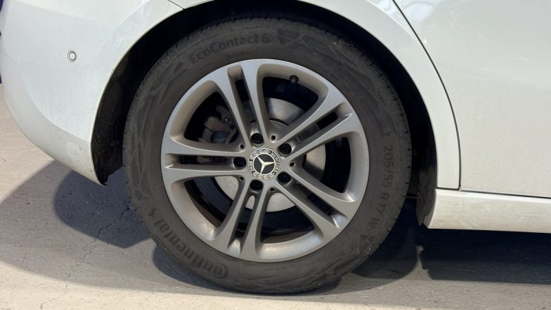 Mercedes Classe A 180d  116ch Business Line -  7G-DCT - Phares led - Intérieur semi cuir 