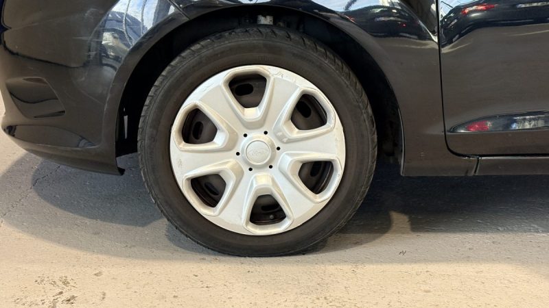 Ford Fiesta 1.2 82ch  Ambiante  - Régulateur de vitesse - Ideal jeune permis - Distribution faite 