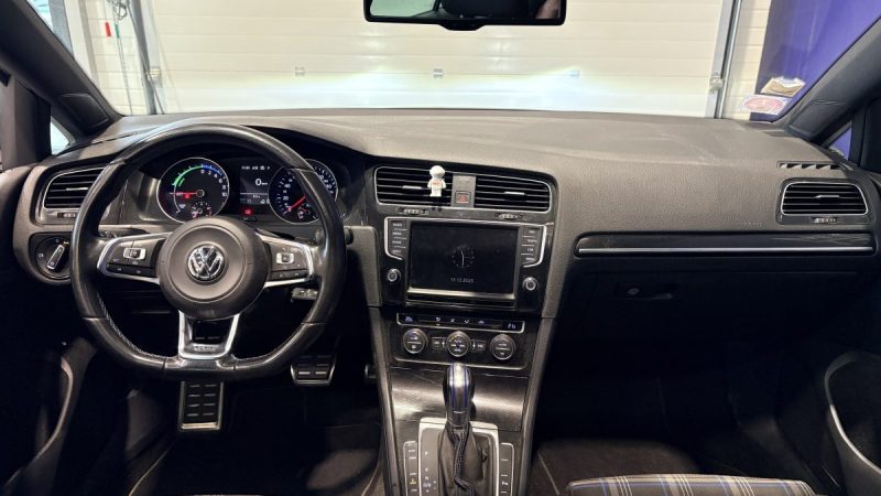 Volkswagen Golf 7 GTE 204ch - Toit ouvrant - Appel carplay- Phare led 