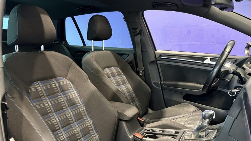 Volkswagen Golf 7 GTE 204ch - Toit ouvrant - Appel carplay- Phare led 