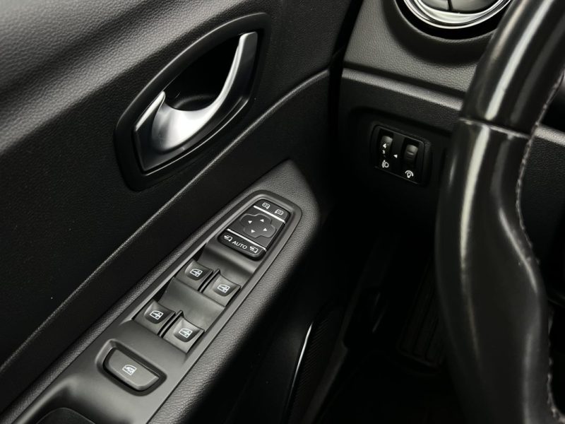 RENAULT CAPTUR PHASE 2 INTENS 1.3 TCE 130 Cv 1ERE MAIN GPS FEUX LEDS CRIT AIR 1 - GARANTIE 1 