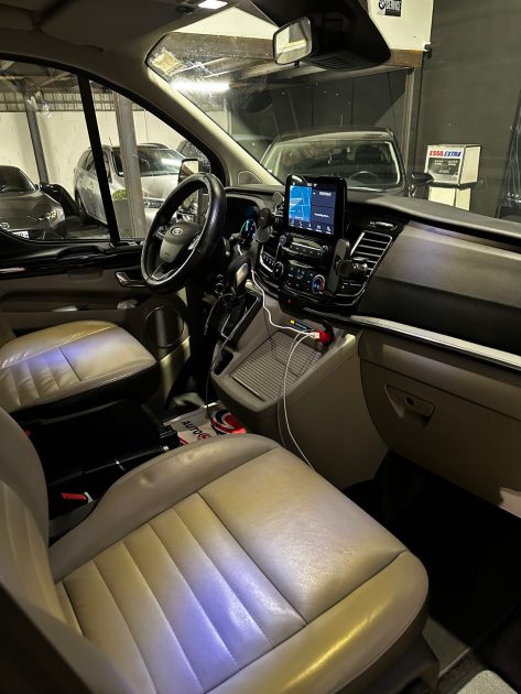 MAGNIFIQUE FORD TOURNEO CUSTOM TITANIUM 1.0 ECOBOOST 120Ch (SIEGES CHAUFFANTS, APPLE CARPLAY)