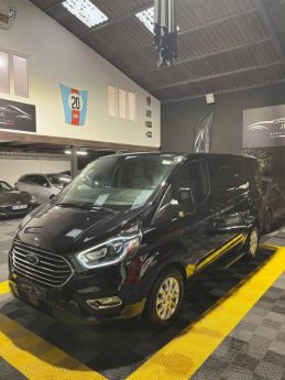 MAGNIFIQUE FORD TOURNEO CUSTOM TITANIUM 1.0 ECOBOOST 120Ch (SIEGES CHAUFFANTS, APPLE CARPLAY)