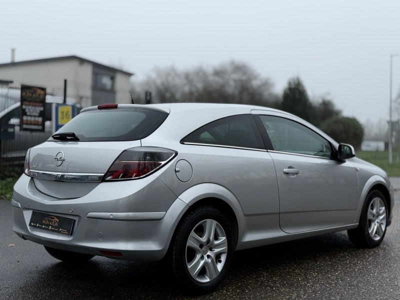 OPEL ASTRA GTC 1.3 CDTI 90ch Enjoy – Look Sport – Régulateur – Clim – Révisée & Garantie
