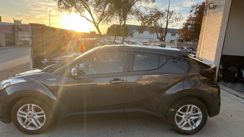 TOYOTA C-HR 122H DYNAMIC 2WD E-CVT MY20 2020