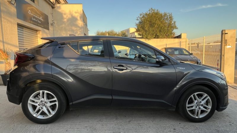 TOYOTA C-HR 122H DYNAMIC 2WD E-CVT MY20 2020