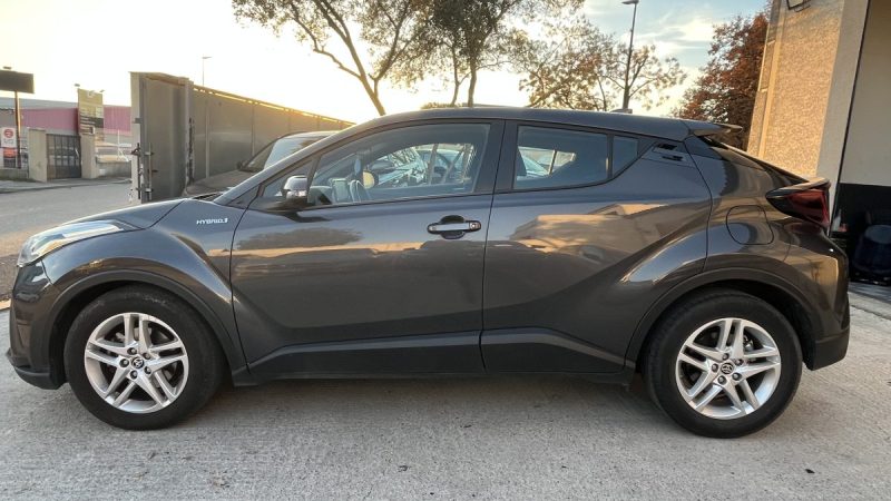 TOYOTA C-HR 122H DYNAMIC 2WD E-CVT MY20 2020