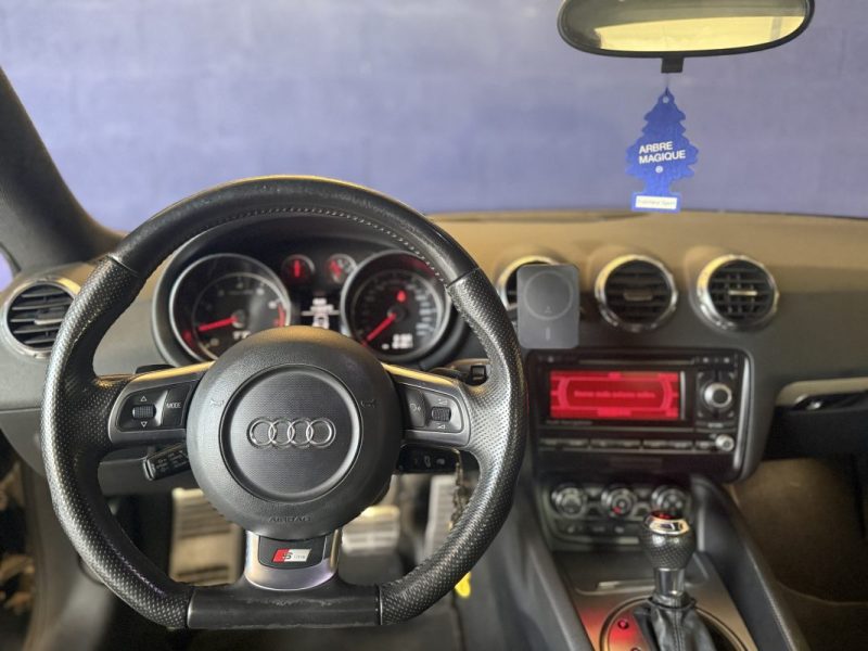 AUDI TT 2.0 FSI / 200CH / S LINE / SIÈGES SPORT CUIR / RADAR RECUL / SONO / 2010 / 181.000KM / 